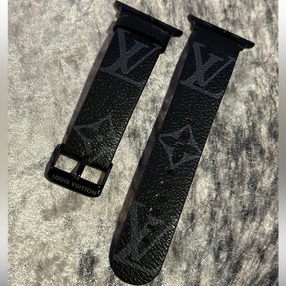 🖤LV•Black Monogram Apple Watch Band🖤 - Picture 3 of 6